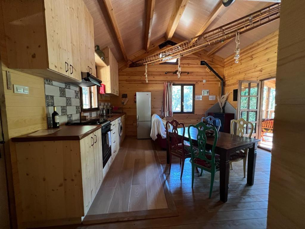 Rustic Cabin In The Woods/Cabana En El Bosque Amer Extérieur photo